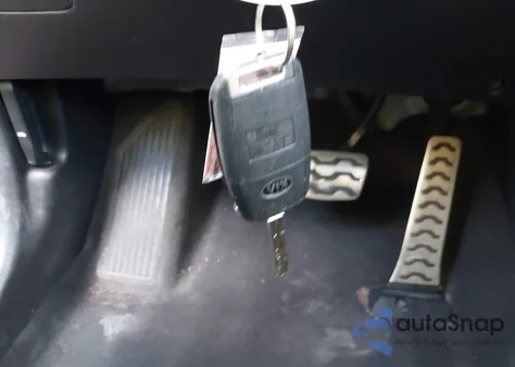 2016 Kia Soul z USA, uszkodzony, nr VIN KNDJN2A26G7250992